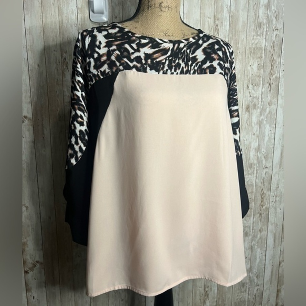 🐺Calvin Klein Animal Print Blouse with Black Sleeves